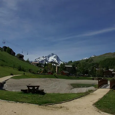 Balcon Des Pistes Апартаменты *